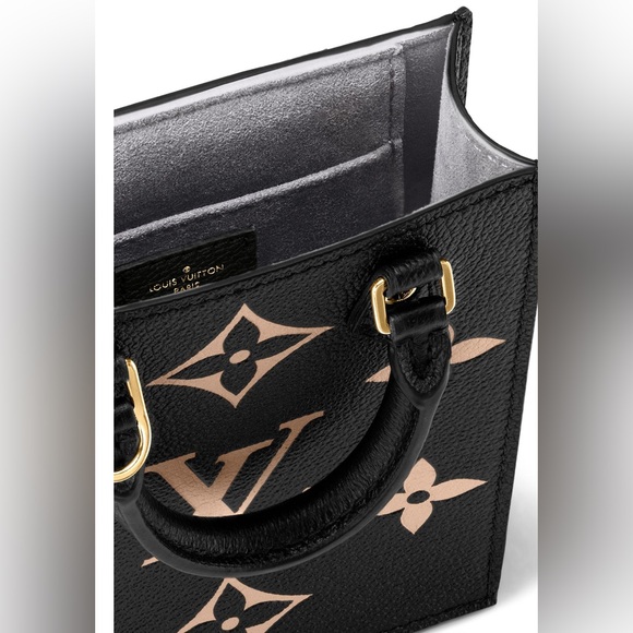 LOUIS VUITTON
Petit Sac Plat Bag - Picture 3 of 10